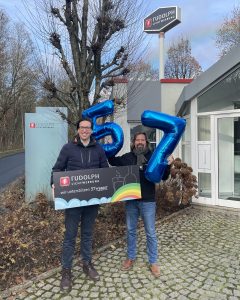 Rudolph Lichtwerbung: Soziales Engagement ist für uns selbstverständlich. 57Wasser unterstützen wir deshalb gerne und stärken so die Gemeinschaft in unserer Region und darüber hinaus.